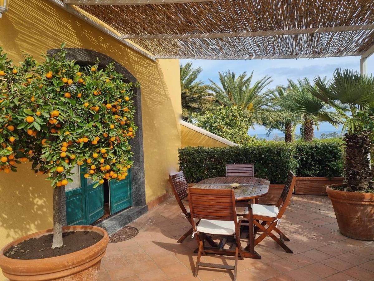 Torre Archirafi Resort Riposto Kültér fotó